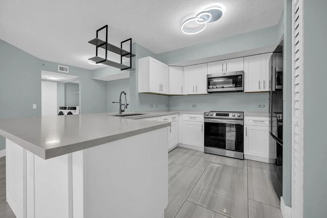1010 Villa Circle, Boynton Beach