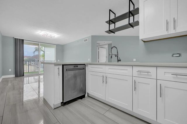 2 of 23 - 1010 Villa Circle, Boynton Beach, FL