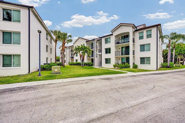 3 of 23 - 1010 Villa Circle, Boynton Beach, FL
