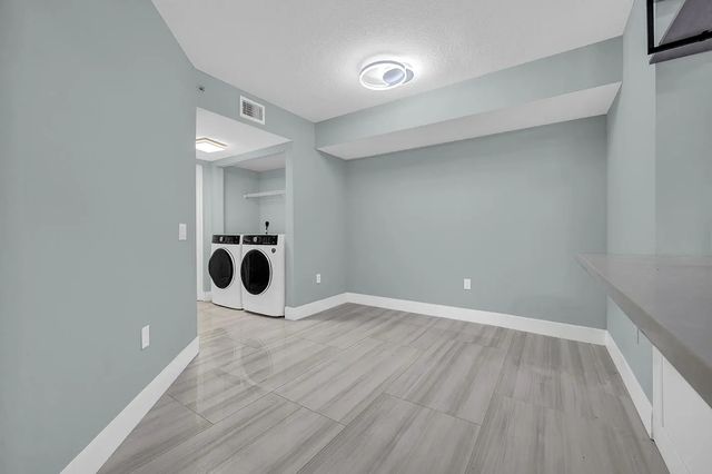 4 of 23 - 1010 Villa Circle, Boynton Beach, FL