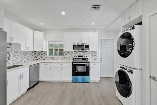 3 of 50 - 4326 Nw 4th Street, Miami, FL