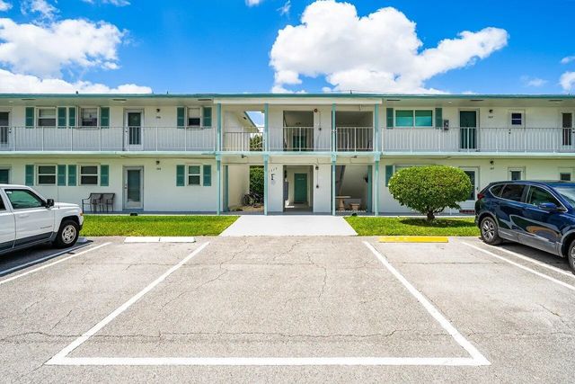 1117 Lake Terrace #207, Boynton Beach