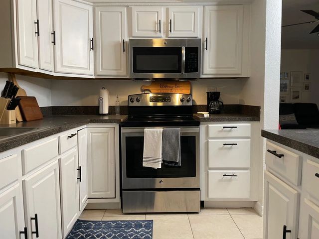 2 of 12 - 1067 Sw 3rd Street, Hallandale Beach, FL