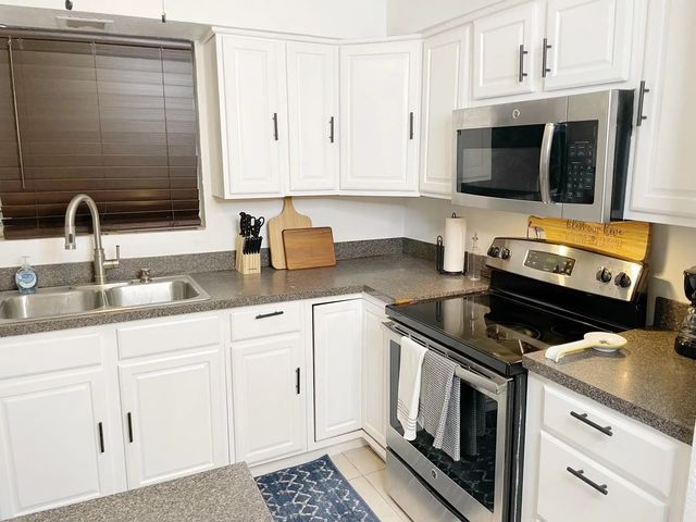 3 of 12 - 1067 Sw 3rd Street, Hallandale Beach, FL