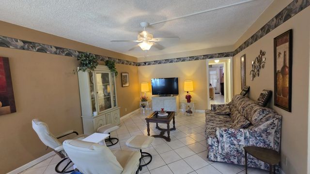 5 of 29 - 900 Sw 10th Terrace #2s, Hallandale Beach, FL