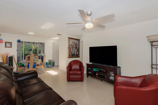 2 of 29 - 710 Ne 58th Court #0, Oakland Park, FL