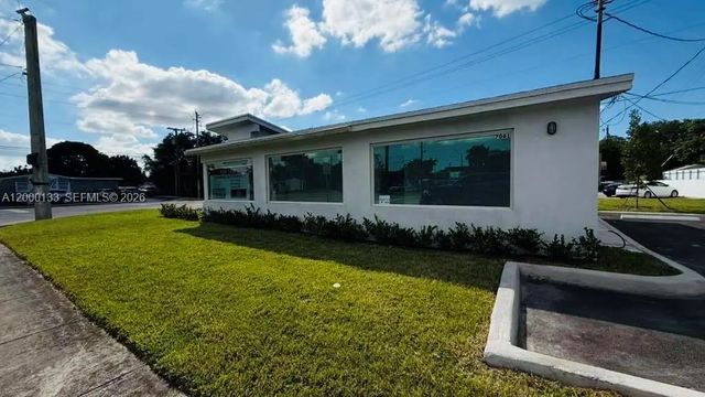 4 of 12 - 7061 Taft Street #a, Hollywood, FL