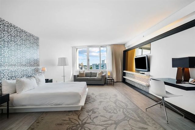 4 of 23 - 1100 West Avenue #819, Miami Beach, FL