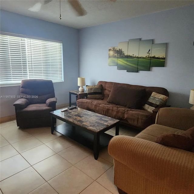 5 of 26 - 2170 Ne 51st Court #a25, Fort Lauderdale, FL