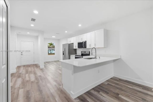 3 of 32 - 9275 Anita Avenue, Port Charlotte, FL