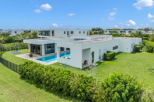 16539 N Botaniko Dr Drive N, Weston