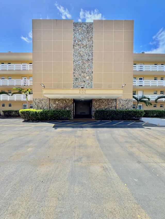 202 Se 10th Street #105, Dania Beach