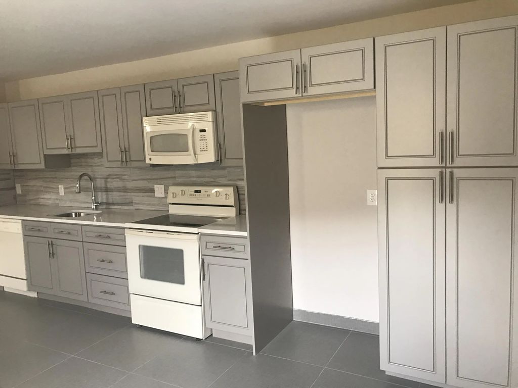 142 Sw 8th Avenue #apt D, Delray Beach