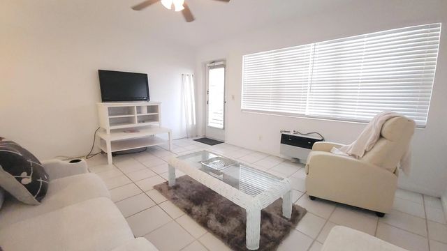 3 of 41 - 319 Chatham P, West Palm Beach, FL