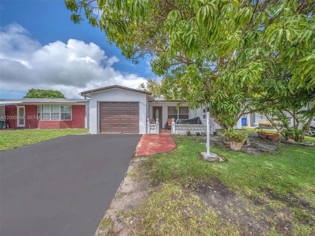 3 of 23 - 4715 Nw 43rd Street, Lauderdale Lakes, FL