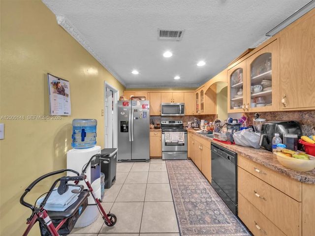 5 of 23 - 4715 Nw 43rd Street, Lauderdale Lakes, FL