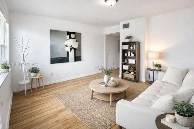 4 of 20 - 3915 N Meridian Avenue #101, Miami Beach, FL