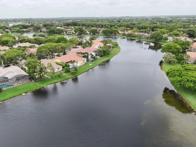 5 of 40 - 1968 Water Ridge Drive, Weston, FL