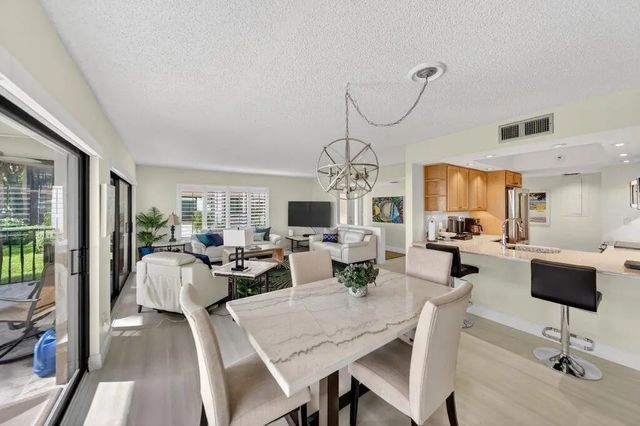 218 Ne Edgewater Drive #218, Hutchinson Island