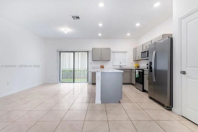 4 of 36 - 1170 Sw 7th Court, Florida City, FL
