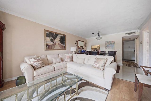 5 of 28 - 3040 Holiday Springs Boulevard #212, Margate, FL