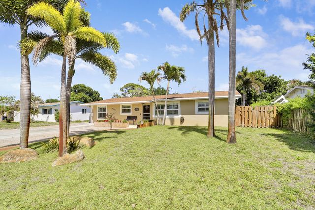 2 of 49 - 19049 Se Robert Drive, Jupiter, FL
