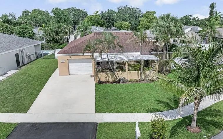 4957 Sw 94th Terrace, Cooper City
