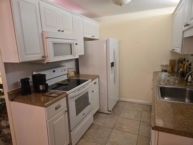 5 of 36 - 4047 N Newport  N #4047, Deerfield Beach, FL