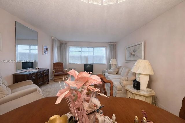 2 of 13 - 410 Se 2nd Street #305, Hallandale Beach, FL