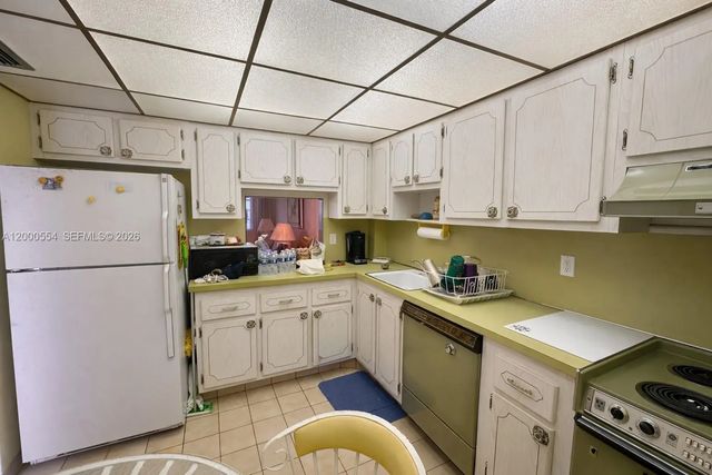 3 of 13 - 410 Se 2nd Street #305, Hallandale Beach, FL