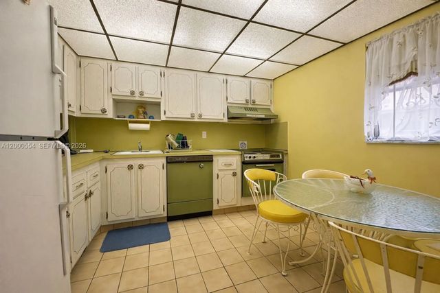 4 of 13 - 410 Se 2nd Street #305, Hallandale Beach, FL