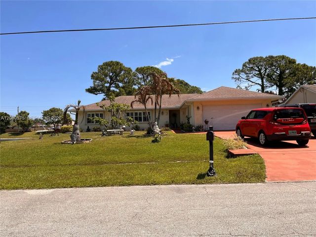 1637 Sw Taurus Lane, Port St. Lucie