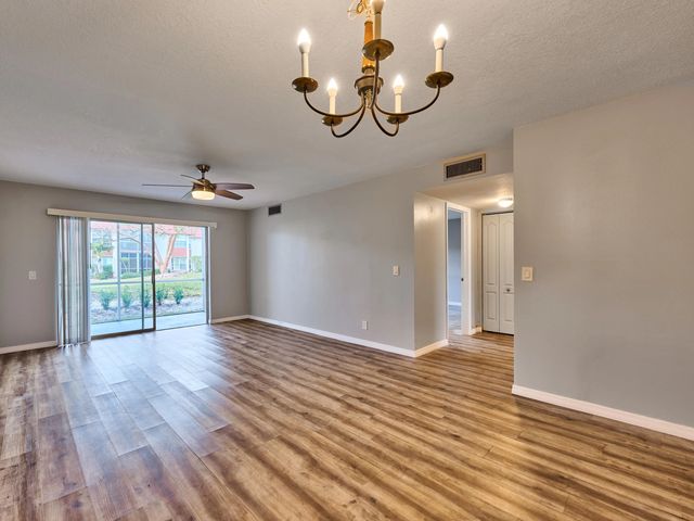 4 of 51 - 12021 W Greenway Drive #105, Royal Palm Beach, FL