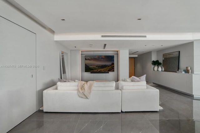 5 of 20 - 1000 S Pointe Drive #901, Miami Beach, FL