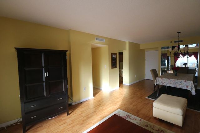 3 of 9 - 4001 Hillcrest Drive #510, Hollywood, FL