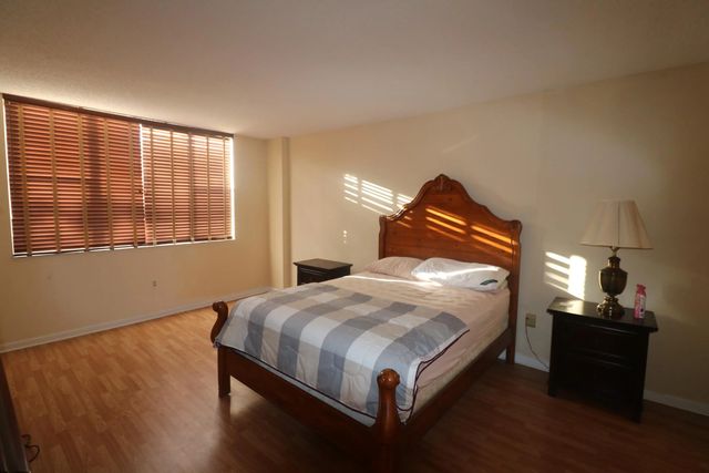 4 of 9 - 4001 Hillcrest Drive #510, Hollywood, FL