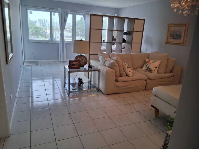 2 of 23 - 329 Se 3rd Street #302s, Hallandale Beach, FL