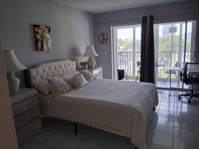 3 of 23 - 329 Se 3rd Street #302s, Hallandale Beach, FL