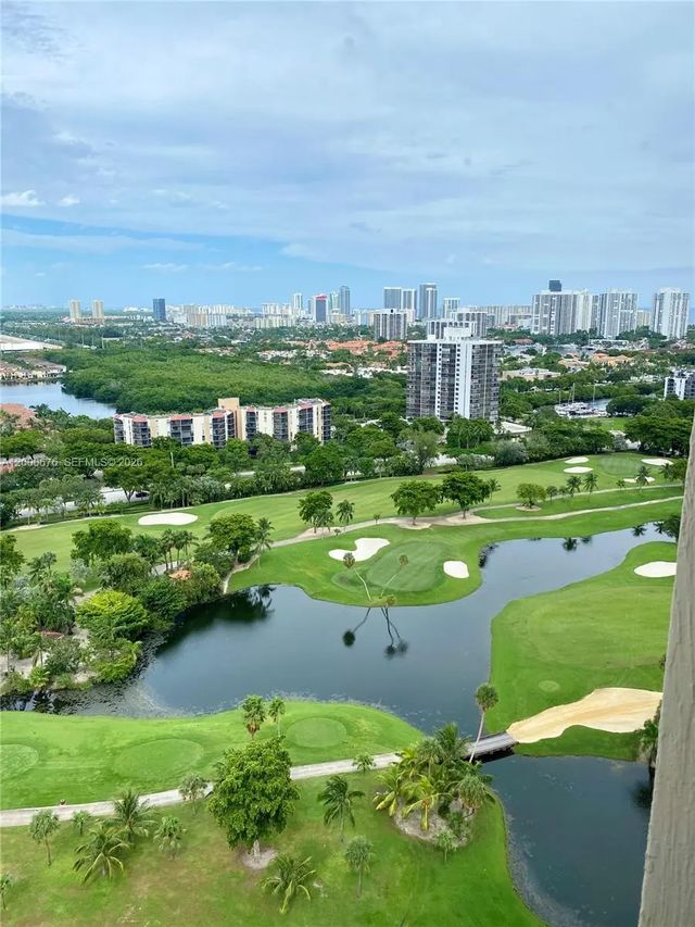 5 of 15 - 20379 W Country Club Drive #ph-40, Aventura, FL