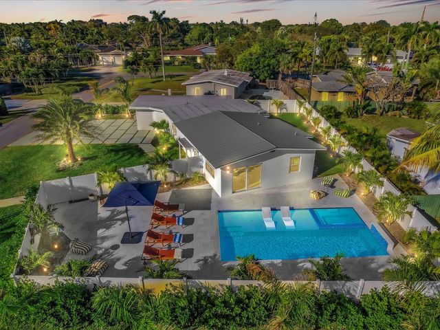 2 of 32 - 209 Ne 27th Drive, Wilton Manors, FL