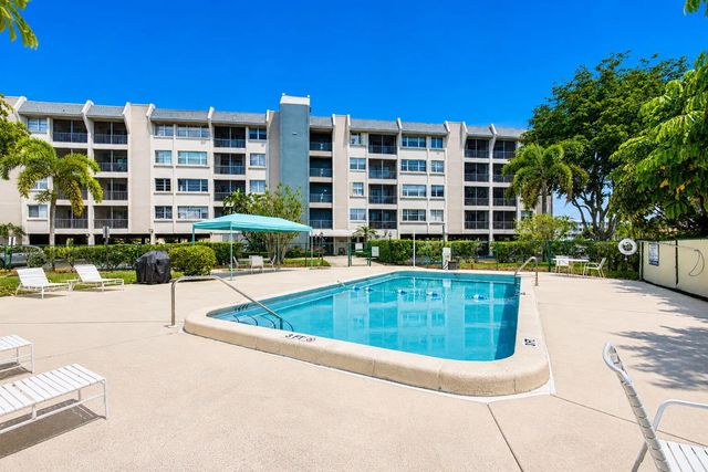 505 Spencer Drive #211, West Palm Beach
