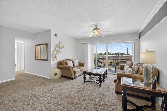 3 of 23 - 505 Spencer Drive #211, West Palm Beach, FL