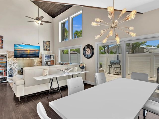 2 of 71 - 3432 Ne 16th Avenue, Oakland Park, FL