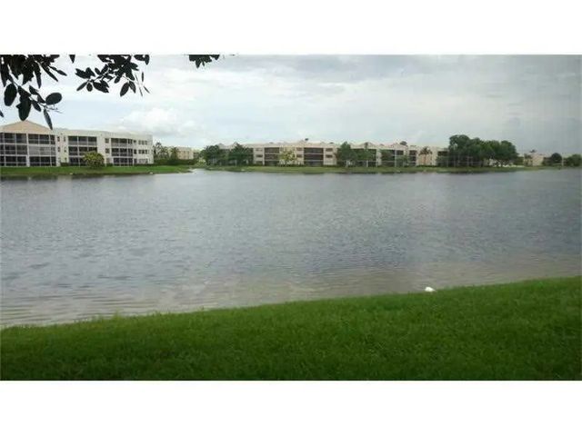7486 N Devon Drive #109, Tamarac
