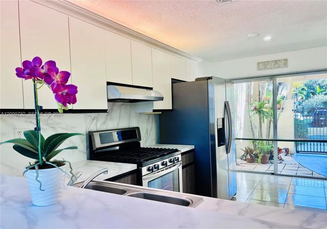 3 of 21 - 4530 Nw 102nd Court, Doral, FL