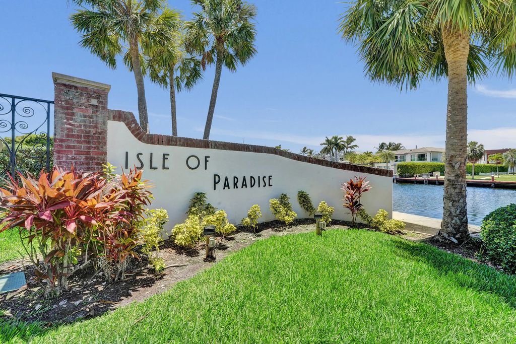 455 Paradise Isle Boulevard #305, Hallandale Beach