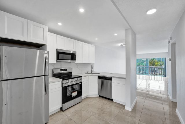 4 of 30 - 455 Paradise Isle Boulevard #305, Hallandale Beach, FL
