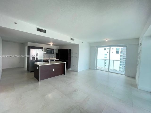 2 of 29 - 1900 N Bayshore Drive #3311, Miami, FL
