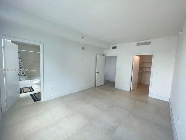 4 of 29 - 1900 N Bayshore Drive #3311, Miami, FL