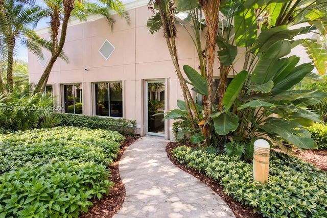 1545 N Park Drive, Weston